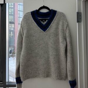 Stussy Men's Gray and Blue V-Neck Sweater